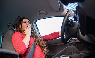 Manche Medikamente können müde machen und hinterm Steuer zu Sekundenschlaf führen - mit womöglich fatalen Folgen. - picture alliance / dpa Themendienst