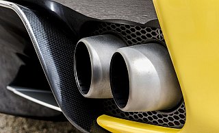 Der Fahrer trat laut Zeugen ordentlich aufs Gaspedal. - Symbolbild: Pixabay