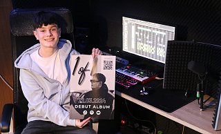 Der 16-jährige Ben Burrows veröffentlicht sein Debütalbum "1 of 1". Seine Musik entsteht im heimischen Studio. - Anthea Moschner