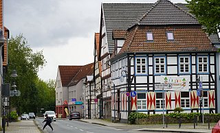 An der Schloßstraße bestimmt Fachwerk das historisch gewachsene Ortsbild. - Felix Schwien