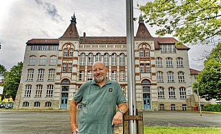 Sven Meyering ist seit elf Jahren Schulleiter des Abendgymnasiums. Der Bielefelder Standort ist an der Gutenbergstraße. - Peter Unger