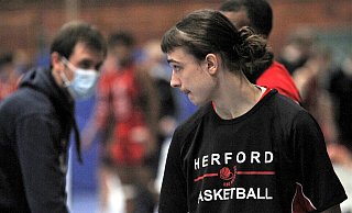 Toller Einstand: Der 16-jährige Aaron Christo Kreuz debütierte im Herforder Regionalligateam. - Stefan Hageböke Toller Einstand: Der 16-jährige Aaron Christo Kreuz debütierte im Herforder Regionalligateam. - Stefan Hageböke