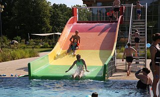 Rutschen, entspannen, tauchen oder Rätsel lösen: Beim Wiegenfest im Sielbad war das alles möglich. - Elke Niedringhaus-Haaspe