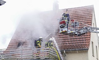Im Bielefelder Stadtteil Quelle ist ein Feuer ausgebrochen. Der Alarm ging um 13.01 Uhr ein. - Paul Brinkmann
