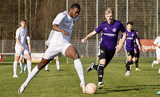Fußball-Landesligist VfL Theesen und Soufian Kaba streben in die Westfalenliga. - Peter Unger