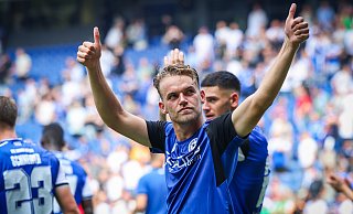 Beide Daumen nach oben: Nicklas Shipnoski war im Derby gegen Münster der beste Mann aufseiten von Arminia Bielefeld. - Sarah Jonek