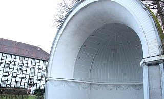 Die Sanierung der historischen Konzertmuschel soll nun wirklich angegangen werden. - Burkhard Battran