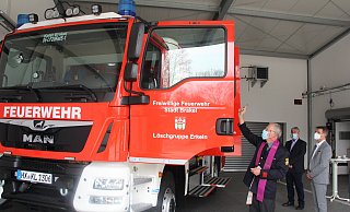 Als Pater in der Notfallseelsorge segnete Wunram oft neue Feuerwehrfahrzeuge, wie hier in Erkeln. - Burkhard Battran