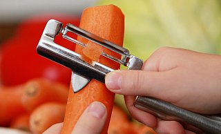 In den meisten Herforder Kitas kommt ein rein vegetarisches Essensangebot nicht auf den Tisch. - epd-bild / Maike Gloeckner