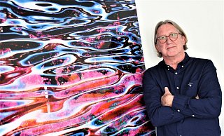 Hartmut Kleimanns Werke sind farbenprächtig und ein echter Blickfang. Ab dem 14. September sind sie auf den Höxteraner Wallanlagen zu sehen. - LGS/Madita Schellenberg
