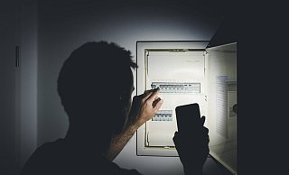 Die Versicherung der Frau geht davon aus, dass für den neuen Schalter lediglich 200 Euro ausgereicht hätten. - IMAGO/Bihlmayerfotografie Die Versicherung der Frau geht davon aus, dass für den neuen Schalter lediglich 200 Euro ausgereicht hätten. - IMAGO/Bihlmayerfotografie
