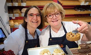 Ein gutes Team: Oda Bobbert und Konditormeisterin Regina Passon. - Michaela Heinze