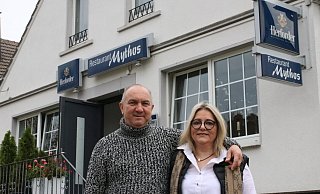 Geben das Restaurant Mythos auf und starten in der Innenstadt neu: Georgios Gagas und Anna Karavou. - Claus Frickemeier