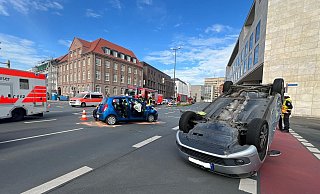 Auf der Friedrich-Ebert-Straße kollidierten am Montagmorgen zwei Autos miteinander. - Thorsten Heß