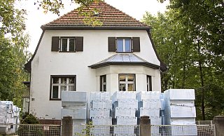 Wenn Altbauten saniert werden, kann viel Energie gespart werden. In Obernbeck sieht die Stadt Löhne hier viel Potenzial. - Verwendung weltweit, usage worldwide