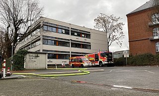 Über mehrere Stunden musste am Jahresanfang Grundwasser aus dem Keller des Gebäudes B gepumpt werden. - Gesa John