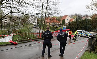 Die Polizei hatte den Fundort der Leiche weiträumig abgesperrt, damit die Spurensicherung ungestört arbeiten kann. - Claus Frickemeier