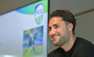 Die Mannschaft von Trainer Julian Hesse ist vor der Saison mit acht Spielern verstärkt worden. Das auf der Mitgliederversammlung klar ausgesprochene Ziel des FC Gütersloh ist der Aufstieg in die Regionalliga. - Jens Dünhölter