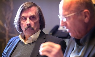 Die Akten im strafrechtlichen Verfahren gegen Bürgermeister Norbert Morkes - hier mit seinem Verteidiger Holger Rostek- liegen jetzt bei der Bielefelder Staatsanwaltschaft. - Andreas Frücht
