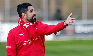 Theesens Trainer Engin Acar hat von vielen Trainern etwas in sich. Das macht ihn aus. - Foto: Andreas Zobe/NW