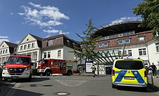 Feuerwehr und Polizei rückten am Samstagnachmittag zum EvKB aus. - Paul Brinkmann