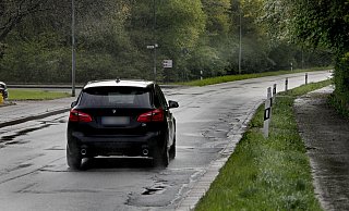 Die Fahrbahn der Oberen Talstraße in Hiddenhausen wird in naher Zukunft vom Kreis Herford saniert. - Frank-Michael Kiel-Steinkamp