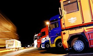 Nachtruhe auf dem Rastplatz: Die Fernfahrer stehen in der Regel dicht an dicht, wenn sie nachts die Rastplätze aufsuchen. Für Kriminelle nicht dicht genug. - Symbolfoto: Sandra Kreutzer