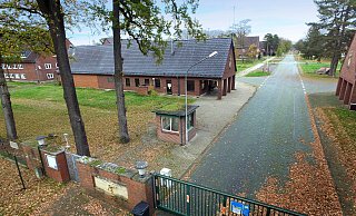 Die Mansergh-Kaserne an der Verler Straße in Gütersloh steht leer. Wasser und Heizung sind abgeklemmt. In Planung ist hierfür ein innovatives Stadtviertel. Eigentlich. - Andreas Frücht