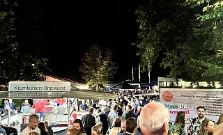 1.200 Besucherinnen und Besucher feierten gemeinsam bei der ersten Alumni-Party am Widukind-Gymnasium in Enger. - Danielle Dörsing