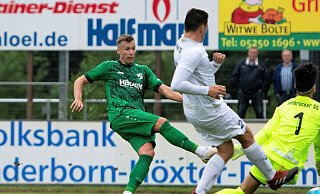 Dosenöffner: Rick ten Voorde (l.) findet einen Weg vorbei an Delbrücks Torhüter Hosseini zur 1:0-Führung. - Joel Beinke