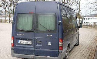 Mit diesem Transit war die Hochzeitsgesellschaft bereits 1.000 Kilometer weit unterwegs. - Polizei