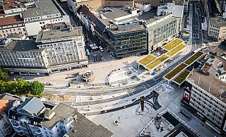 Der zugepflasterte Jahnplatz kommt bei vielen Menschen nicht gut an. - Mike Dennis Müller