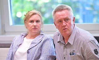 Trauern um ihren verstorbenen Sohn: Natalia und Viktor Fuhr. Der 14-Jährige ist vor sechs Jahren bei einem Routine-Eingriff erstickt. - Jens Dünhölter