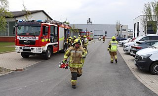 Die Alarmübung verlangte vielseitige Fähigkeiten von den Delbrücker Wehrleuten - Feuerwehr Delbrück
