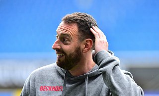 Michél "Mitch" Kniat führte den SC Verl mit attraktivem Fußball in die obere Tabellenhälfte der 3. Liga. Nun wirbt Arminia Bielefeld um den 37-Jährigen, woraus der künftige Ligarivale und bisherige Arbeitgeber Kniats kein Geheimnis mehr macht. - IMAGO/pmk