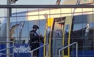 Die Polizei evakuierte den Zug am späten Dienstagabend. - Privat