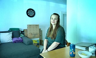 Jennifer Kinder hat nach langer Suche endlich die Zusage für eine Wohnung in Rheda. - Andreas Frücht