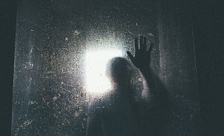 Einen Tag nach dem Diebstahl standen zehn Männer vor der Tür des 19-Jährigen. Und sie hatten keine freundlichen Worte mitgebracht. - Symbolfoto: pexels