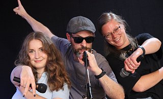 Katharina Wolff (v.l.), Jan Brockelt und Lena Sturhan laden zum Widujam am Wochenende ein. - Jan-Henrik Gerdener