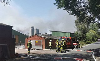 Die Feuerwehrleute aus Stemwede halfen in Marl aus. Da brannte ein Putenstall. - Feuerwehr Stemwede