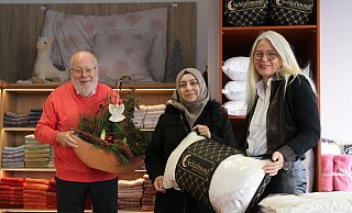 Vermieter Friedrich-Wilhelm Schöneberg (links) wohnt einem Beratungsgespräch mit Geschäftsführerin Jasmin Richardt (rechts) bei. - Claus Frickemeier