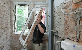 Wer ein altes Haus auf einen modernen Stand bringen will, muss teils erheblich investieren und das Haus stark umbauen. Bei einer Veranstaltungsreihe gibt es nun Tipps dafür. - Kai Remmers/dpa