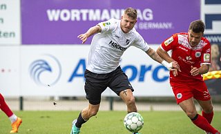 Geklärte Verhältnisse: Nach vier Jahren beim SV Rödinghausen spielt Mirko Schuster (l.) in der nächsten Saison bei Eintracht Trier. - Joel Beinke