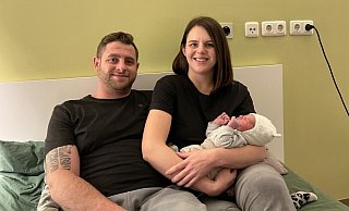 Carolin und Rosario Meli freuen sich über die Geburt ihres Sohnes Luca. - Geburtshaus Paderborn