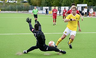 Wellensieks Tim Robin Rinne scheitert in dieser Situation an Türk Sports Keeper Sezar Kindar. - Peter Unger