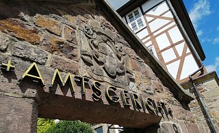 Erstmal schrien sich die Beteiligten minutenlang an. - Burkhard Battran