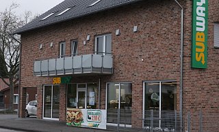 Das Schnellrestaurant an der Bundesstraße 65 wurde am Samstagabend überfallen. - Klaus Frensing