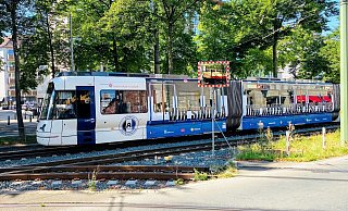 Deutlich weniger AAAAAAs als noch das Vorgängermodell: Mit der Passage aus der Arminia-Hymne soll die Verbundenheit mit dem DSC ausgedrückt werden. - Eike J. Horstmann