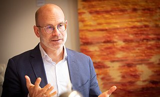 "Wir prüfen zurzeit mit einzelnen Trägern und mit unseren Ämtern, wie wir Zugewanderte noch besser integrieren können, sowohl in der Pflege als auch in der Erziehung", berichtet Sozialdezernet Info Nürnberger. - Mike-Dennis Müller / www.mdm.photo