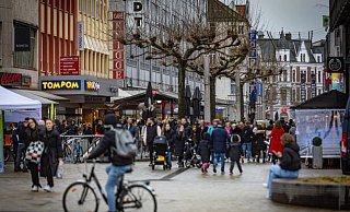 Die Händler haben das Gemecker über die Bahnhofstraße satt. - Mike-Dennis Müller